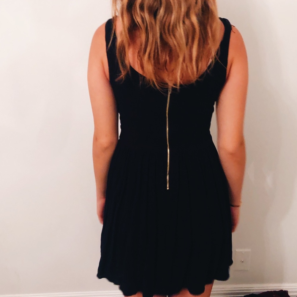 dress:) - Picture 2 of 2